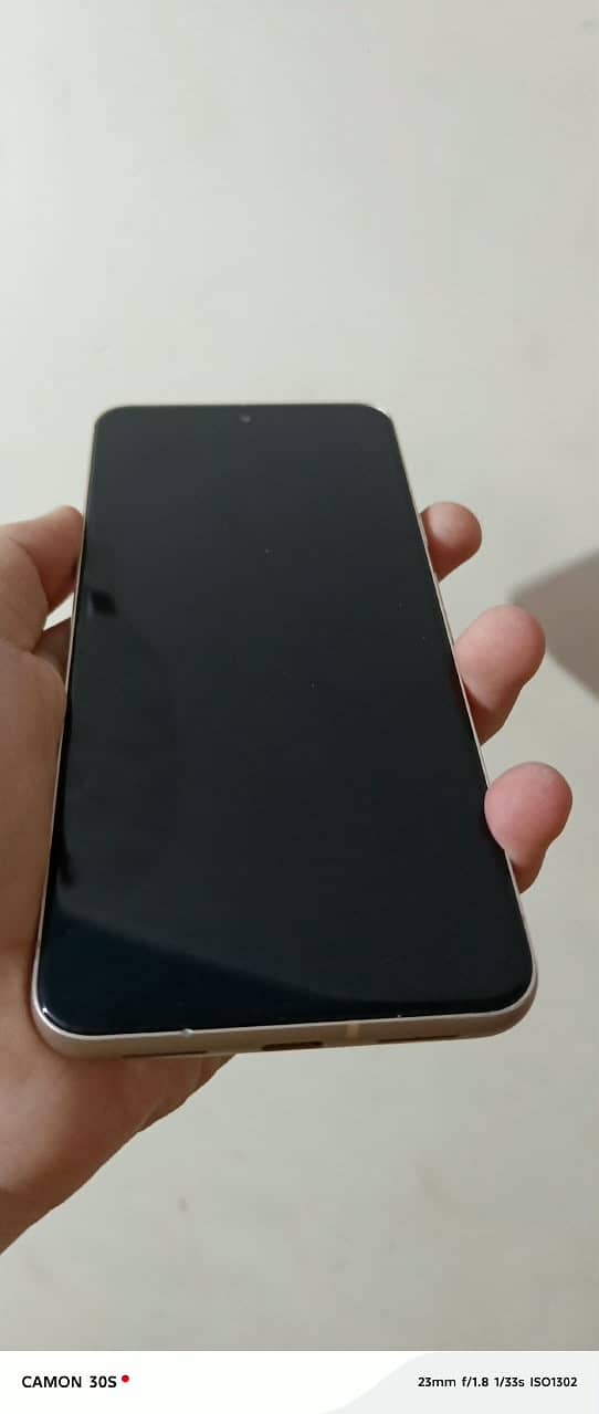 Google Pixel 8 4