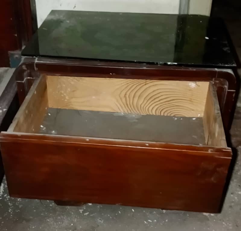 Bed with Two Sides Tables & Dressing table 3