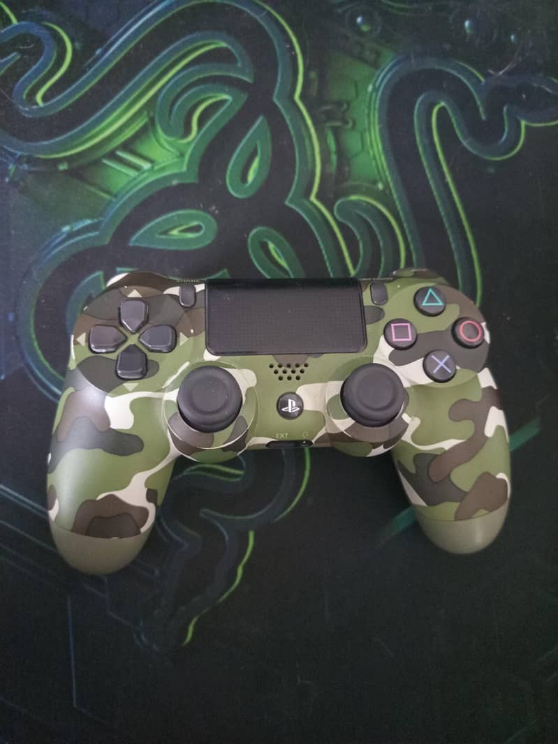 PS4 controller's 2