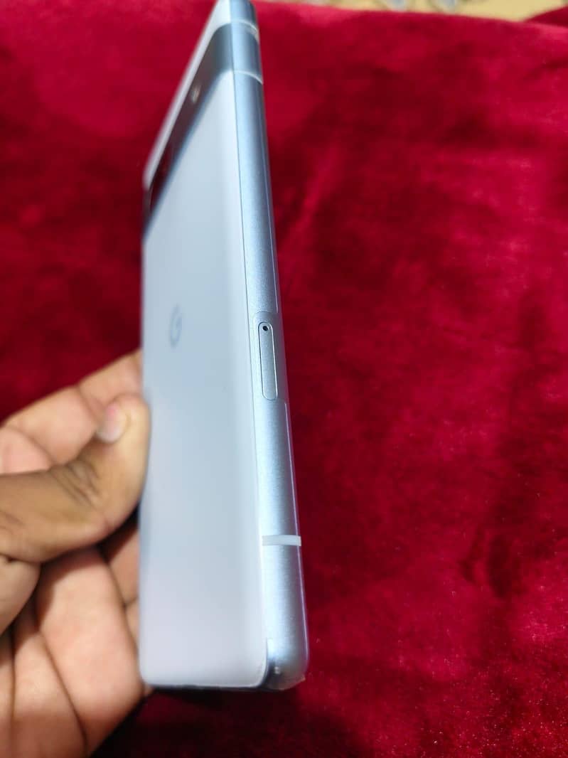 Google Pixel 7a 5