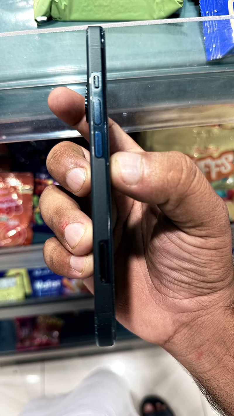 Apple iPhone 15 3