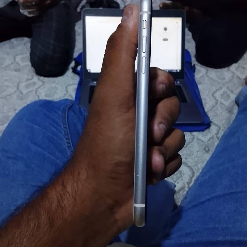 Apple iPhone 11 5