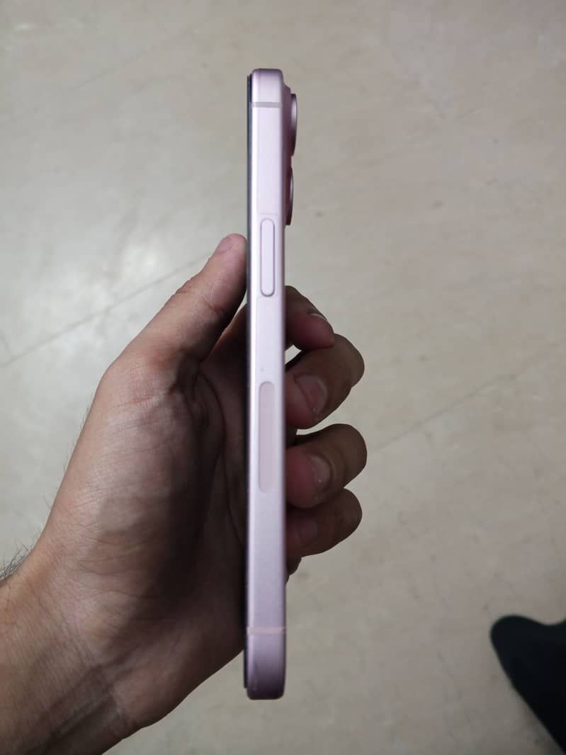 Apple iPhone 15 2