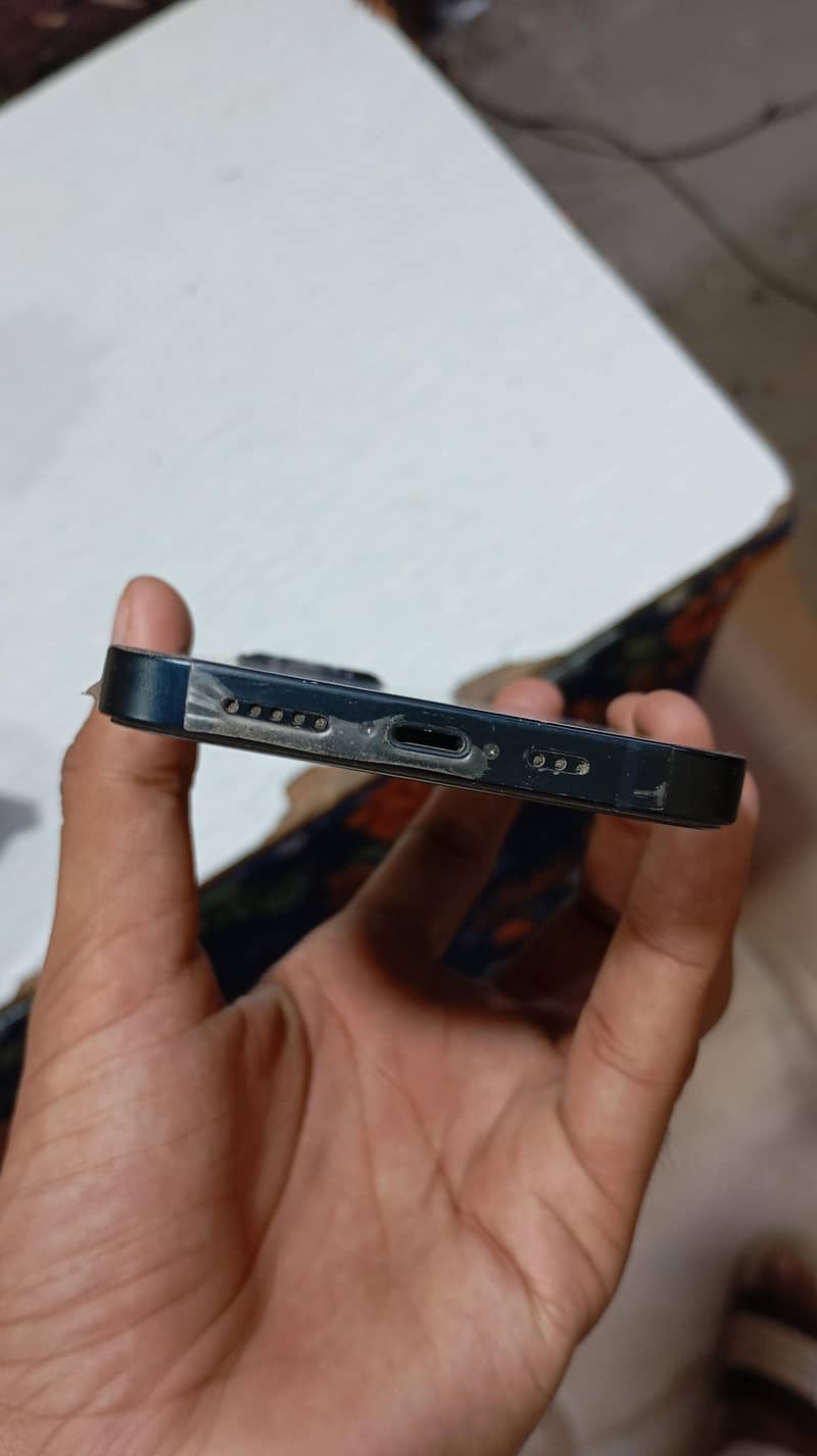 Apple iPhone 13 1