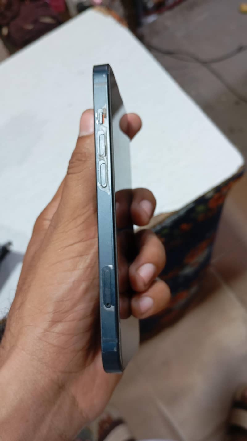 Apple iPhone 13 3