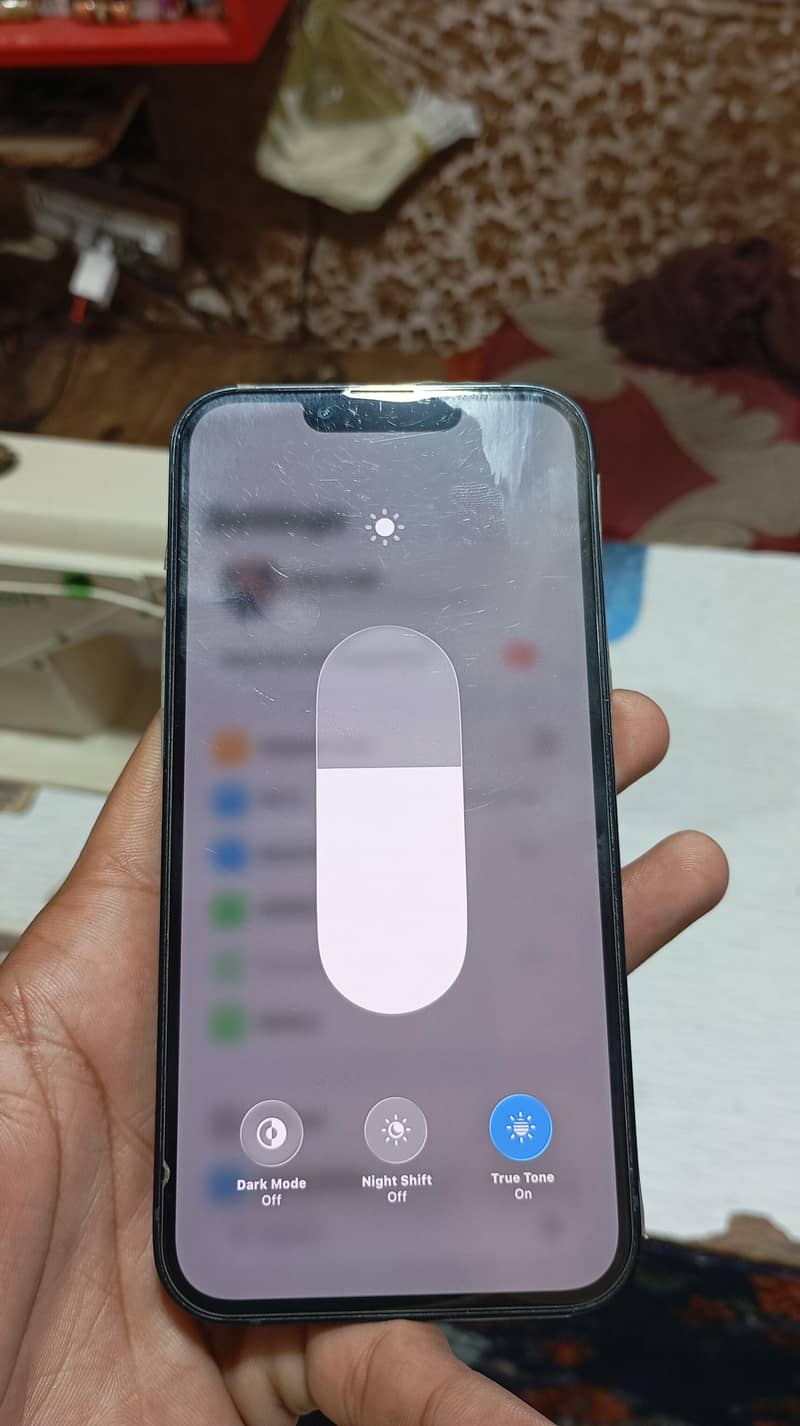 Apple iPhone 13 6