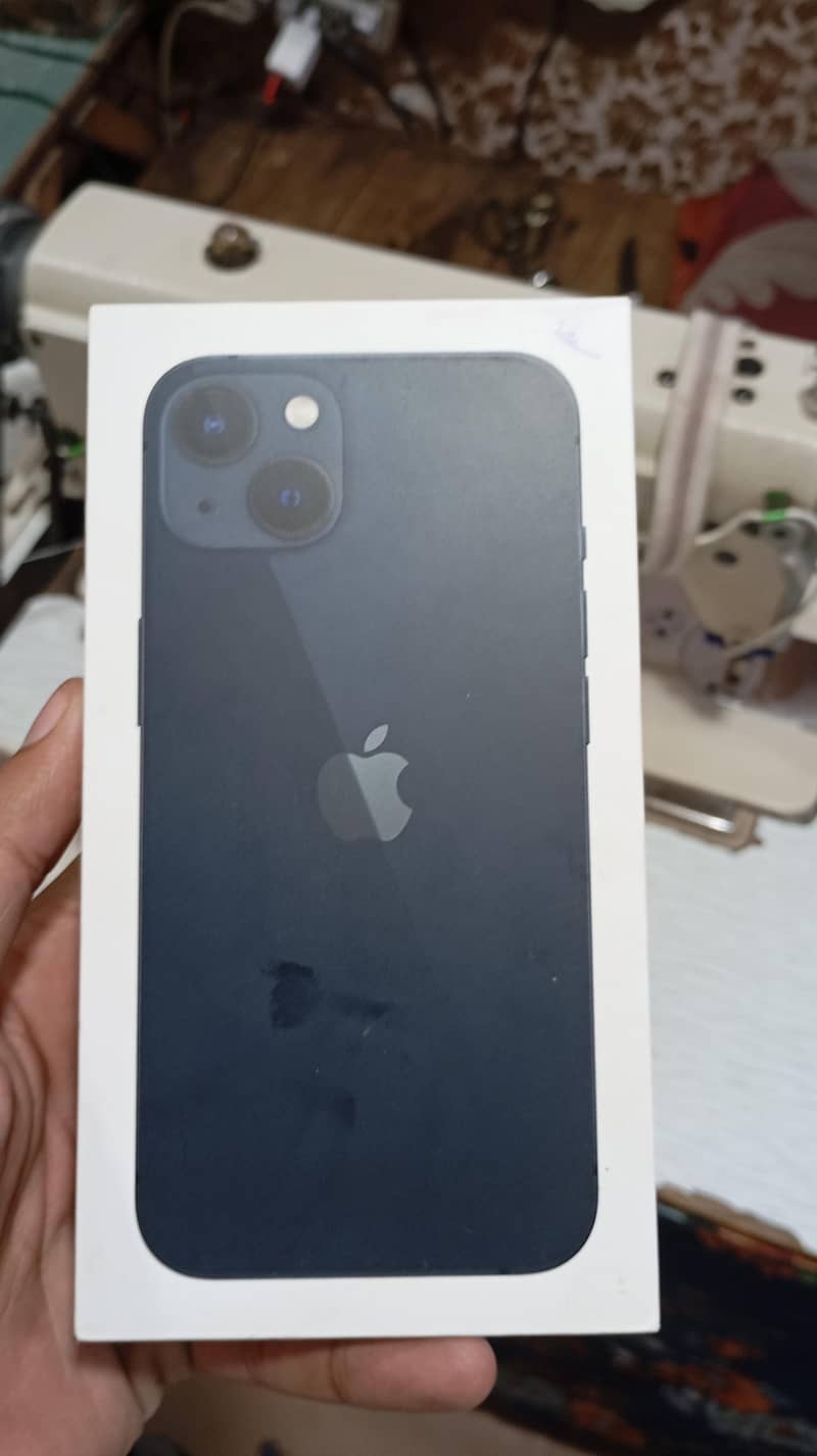 Apple iPhone 13 8