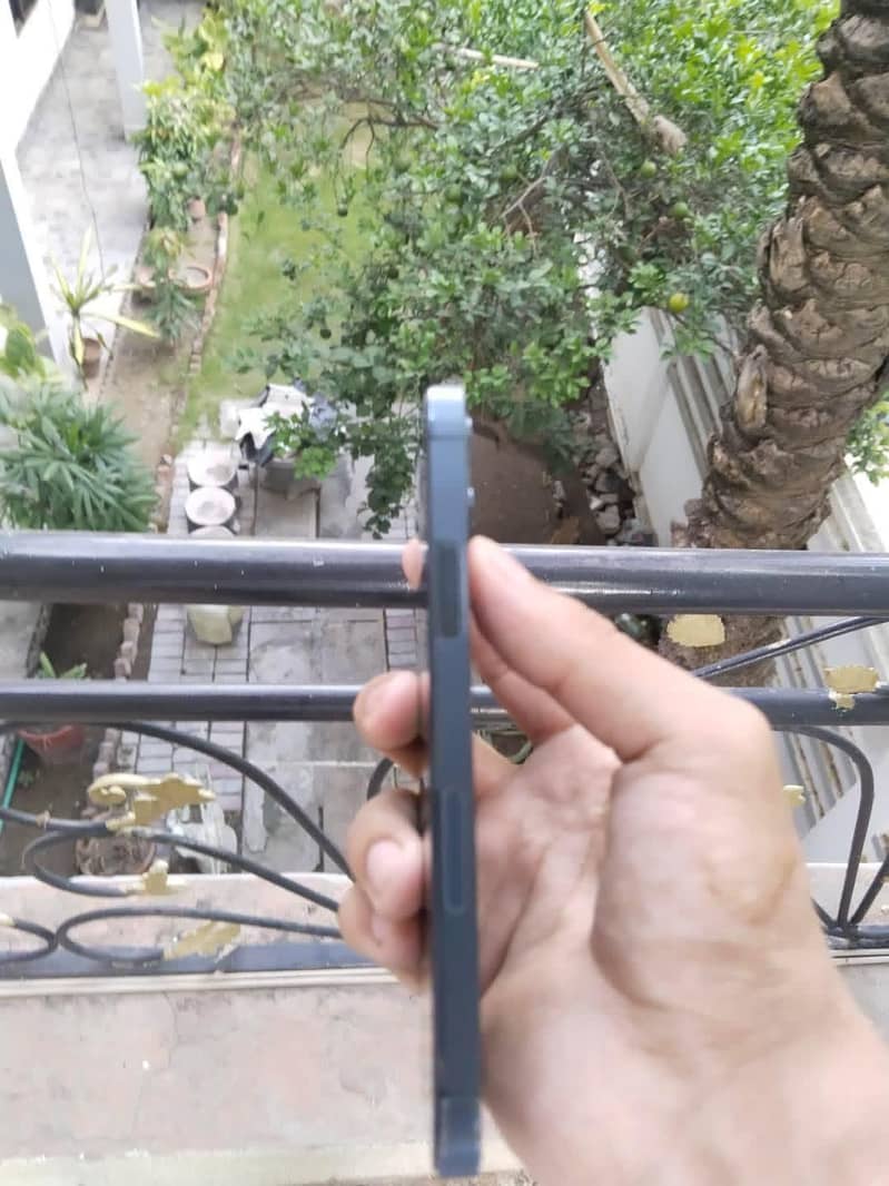 Apple iPhone 12 Pro 1