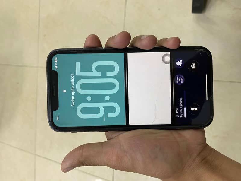 Apple iPhone 11 0