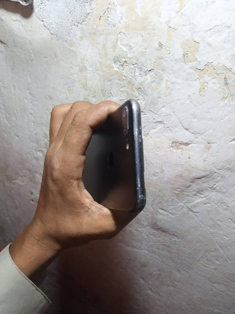 iPhone 7plus 128gb 4