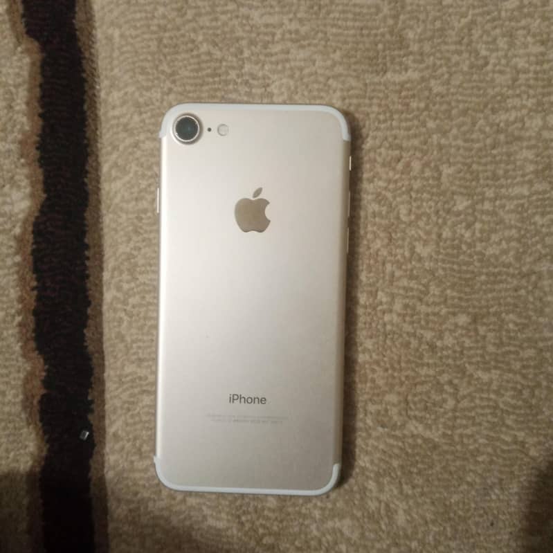 Apple iPhone 7 1