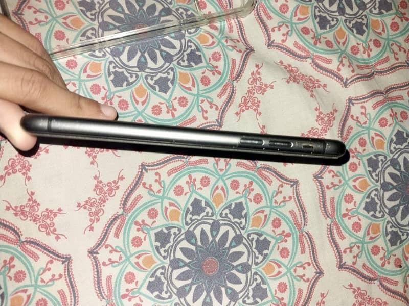 Apple iPhone 11 3