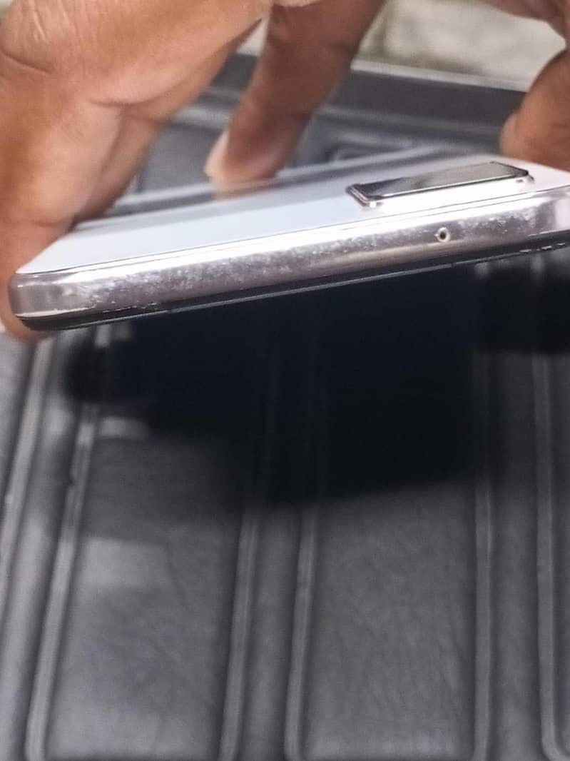 Vivo V21 1