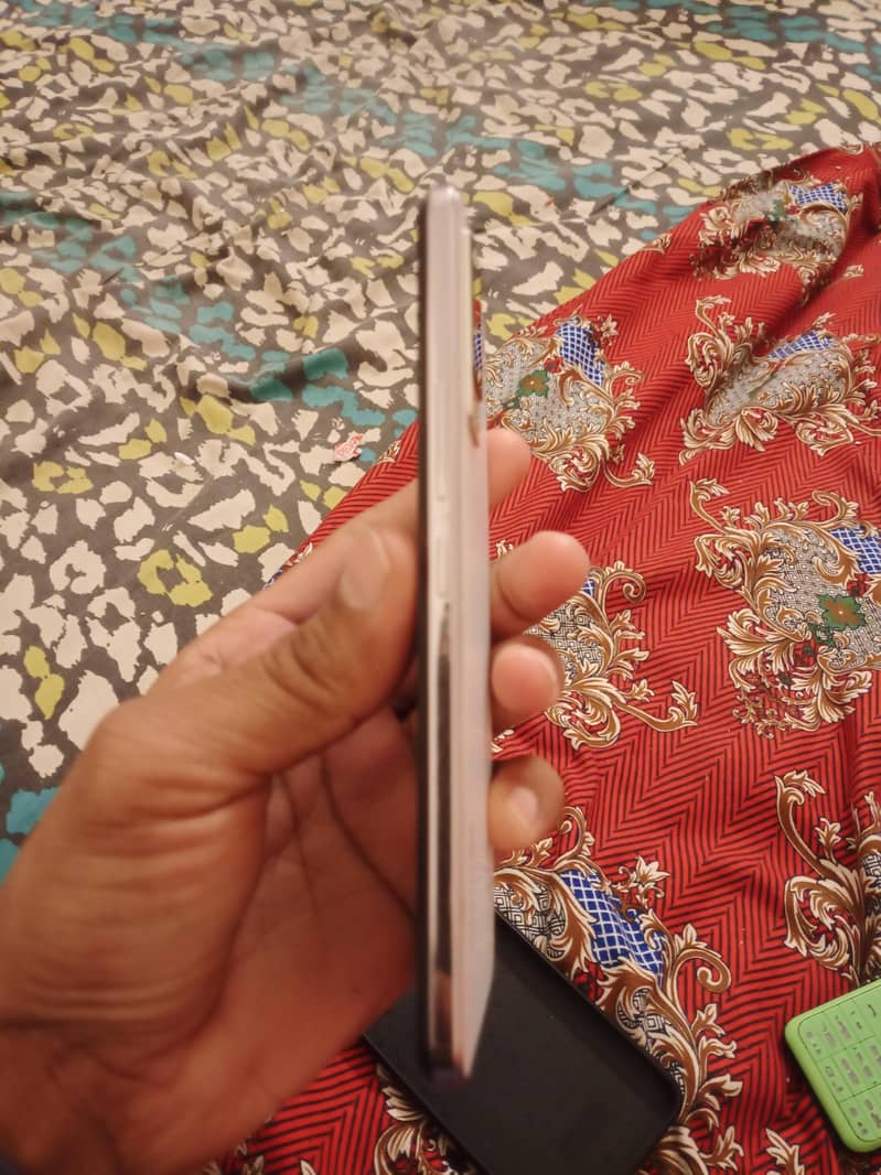Vivo V21 6