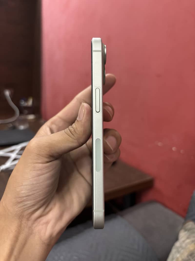 Apple iPhone 15 6