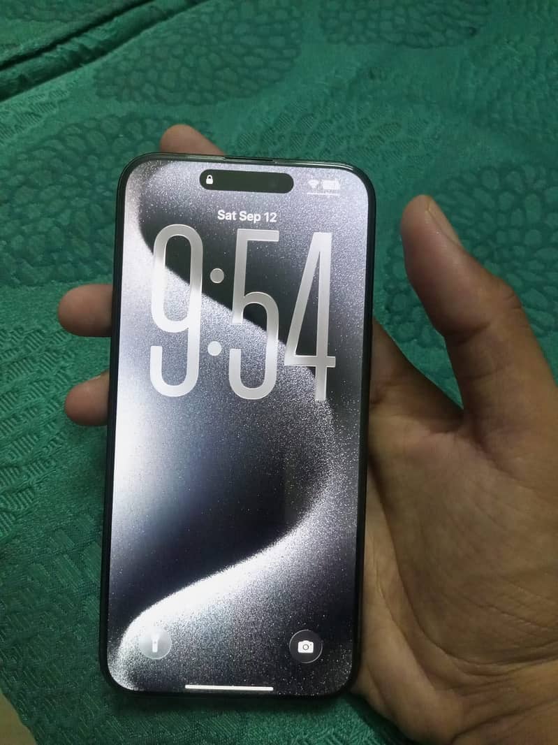 Apple iPhone 15 Pro Max 2