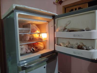 Orient Fridge model 6047 in good condition medium size