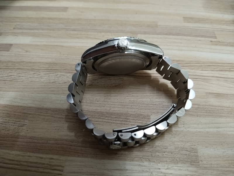 Day date watch 3