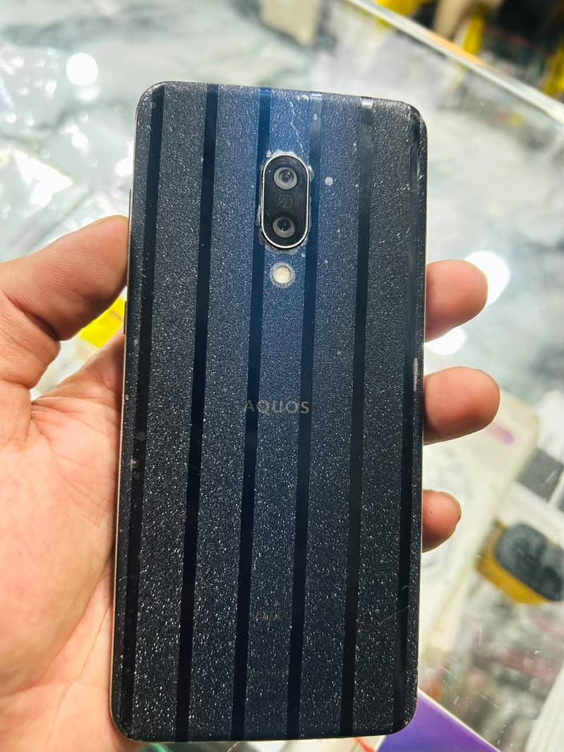 Sharp Aquos Zero 2 1