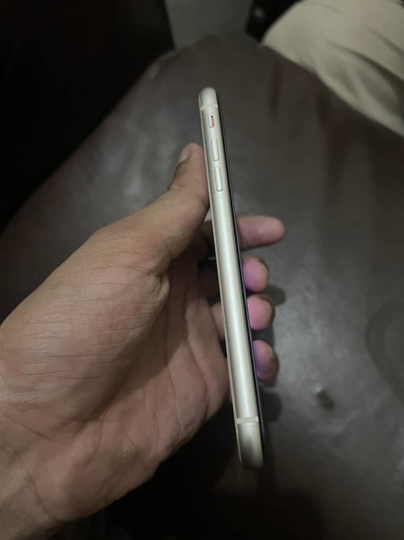 Apple iPhone 11 6