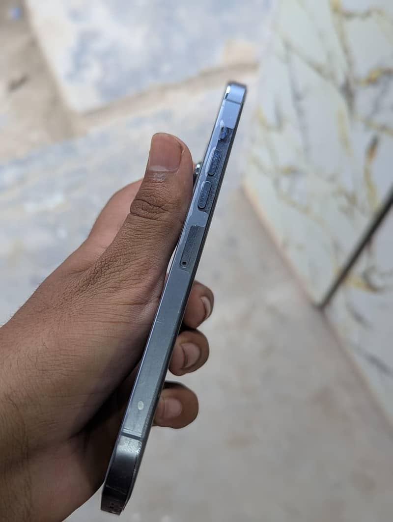 Apple iPhone 13 Pro Max 2