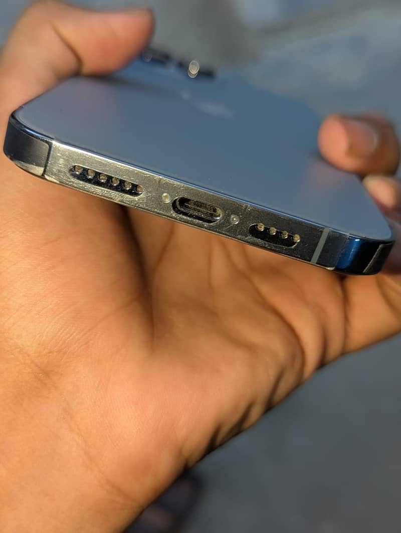Apple iPhone 13 Pro Max 4