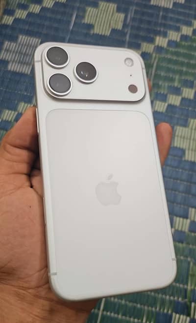 Apple iPhone 17 Pro Max jv