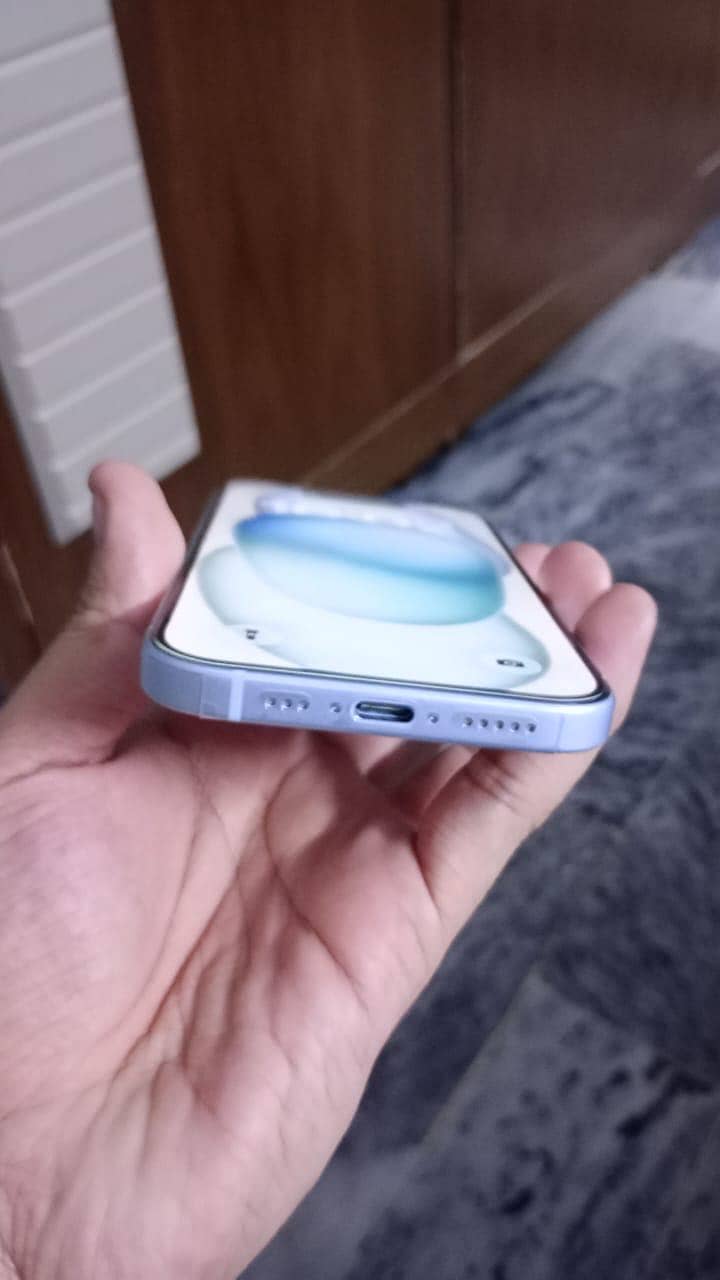 Apple iPhone 15 5