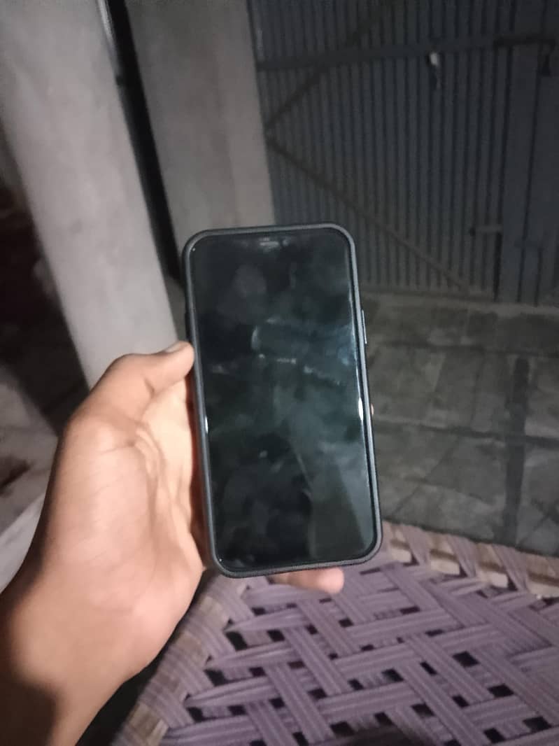 Apple iPhone 11 Pro 2