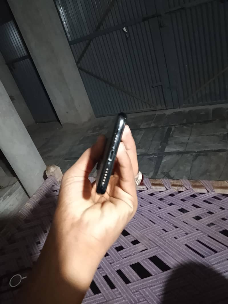 Apple iPhone 11 Pro 3