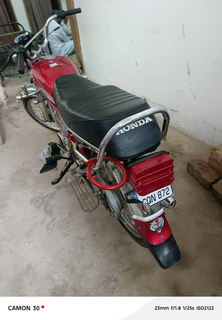 Unique Motor Cycle 1