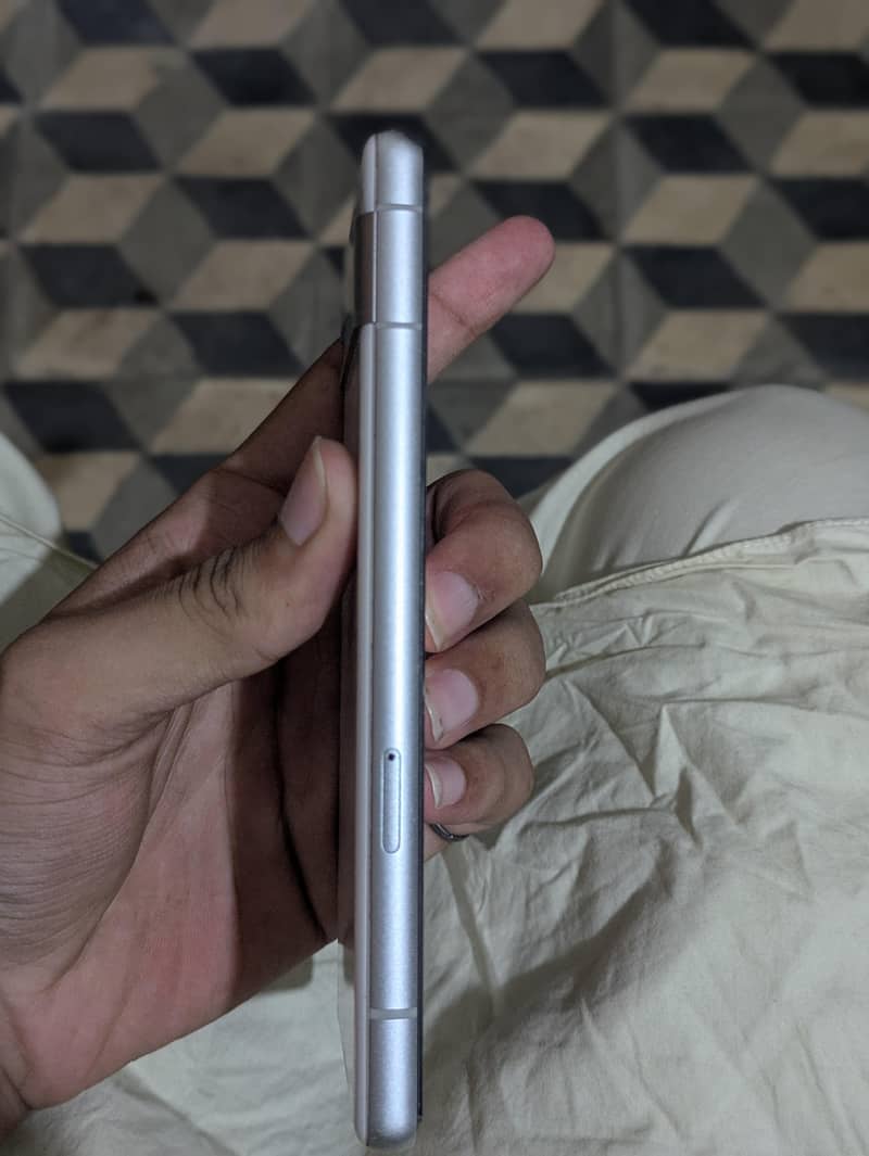 Google Pixel 7a 4