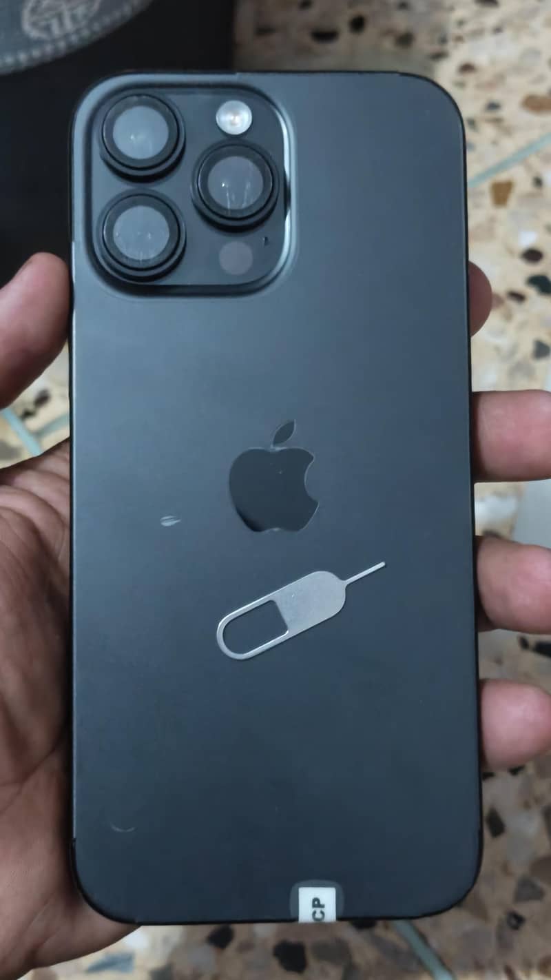 Apple iPhone 16 Pro Max 2
