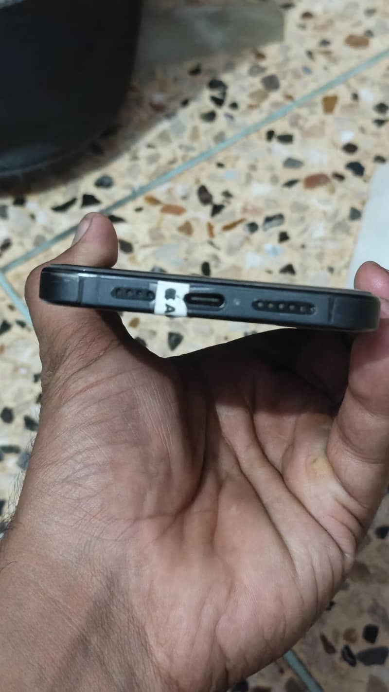 Apple iPhone 16 Pro Max 3