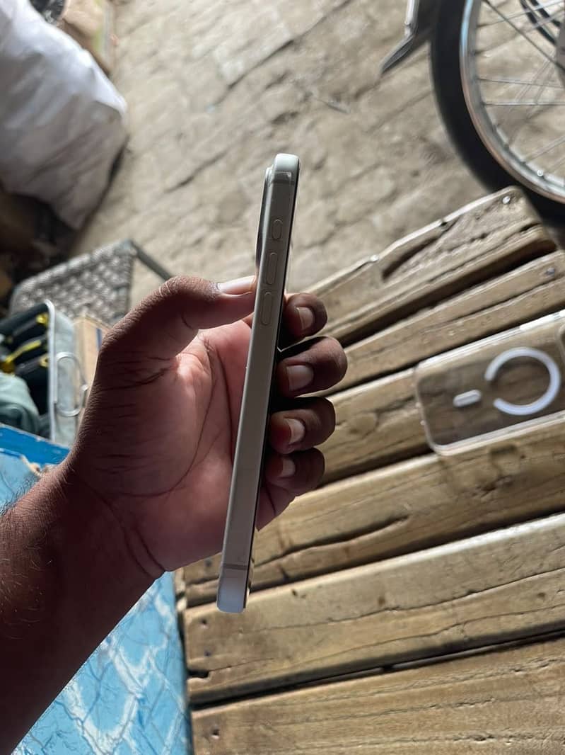 Apple iPhone 17 Pro Max 2