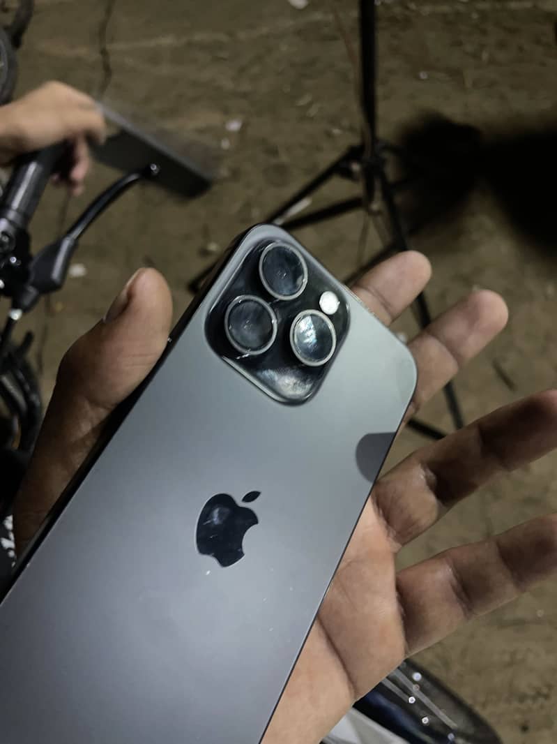 Apple iPhone 15 Pro Max 7