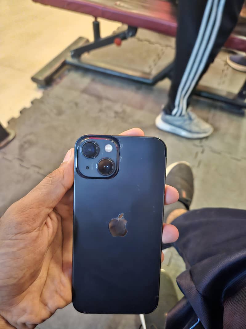 Apple iPhone 13 0