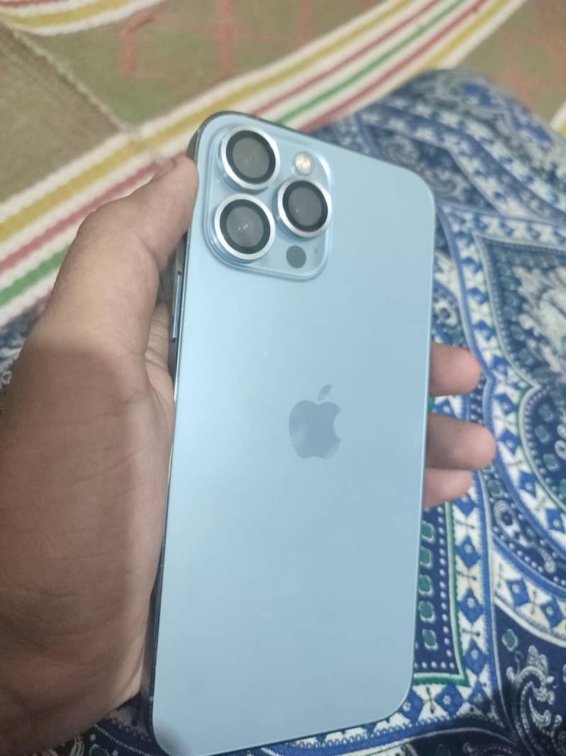 Apple iPhone 13 Pro Max 4