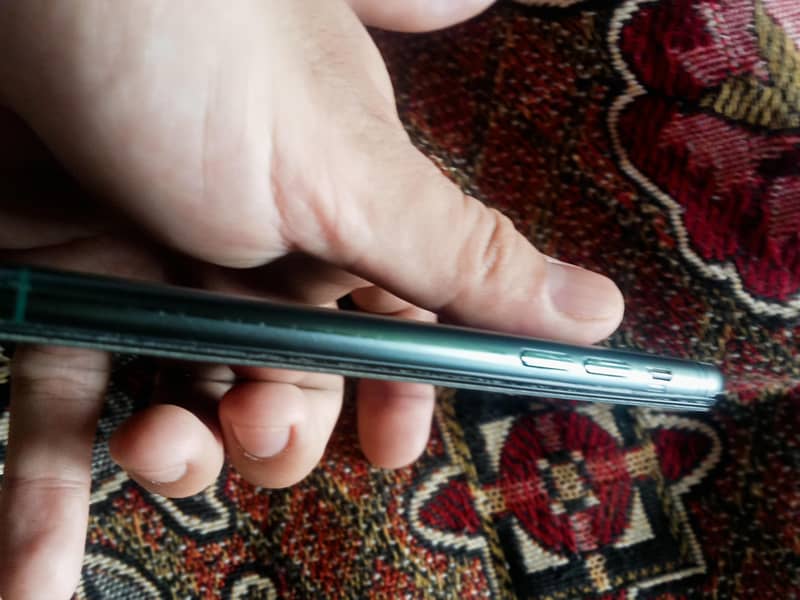iPhone 11 pro 4