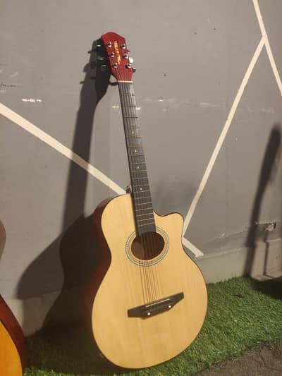 Begginer guitar// Whatsapp 03220061612