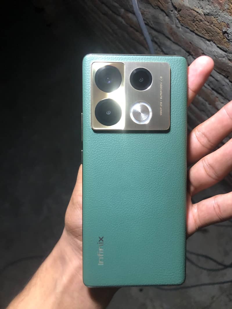 Infinix Note 40 Pro 5