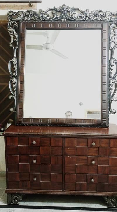 Beautiful Heavy Bed Set for Sale