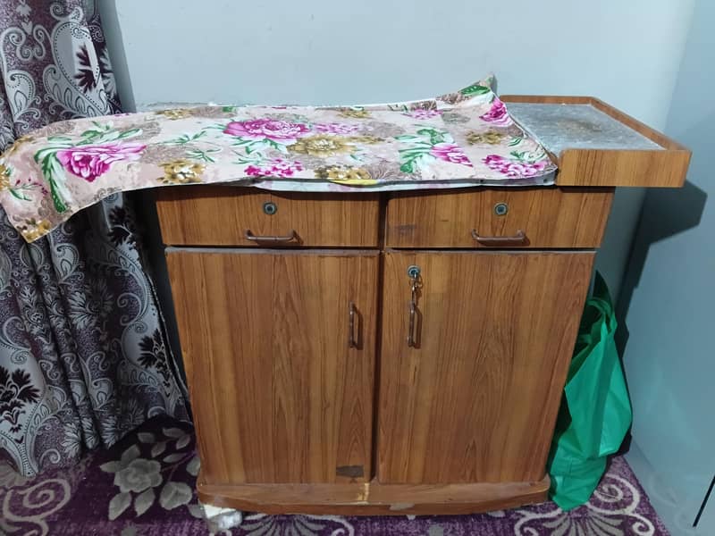 ڈیواٸیڈر، ٹی وی ٹیبل، استری اسٹینڈ 1