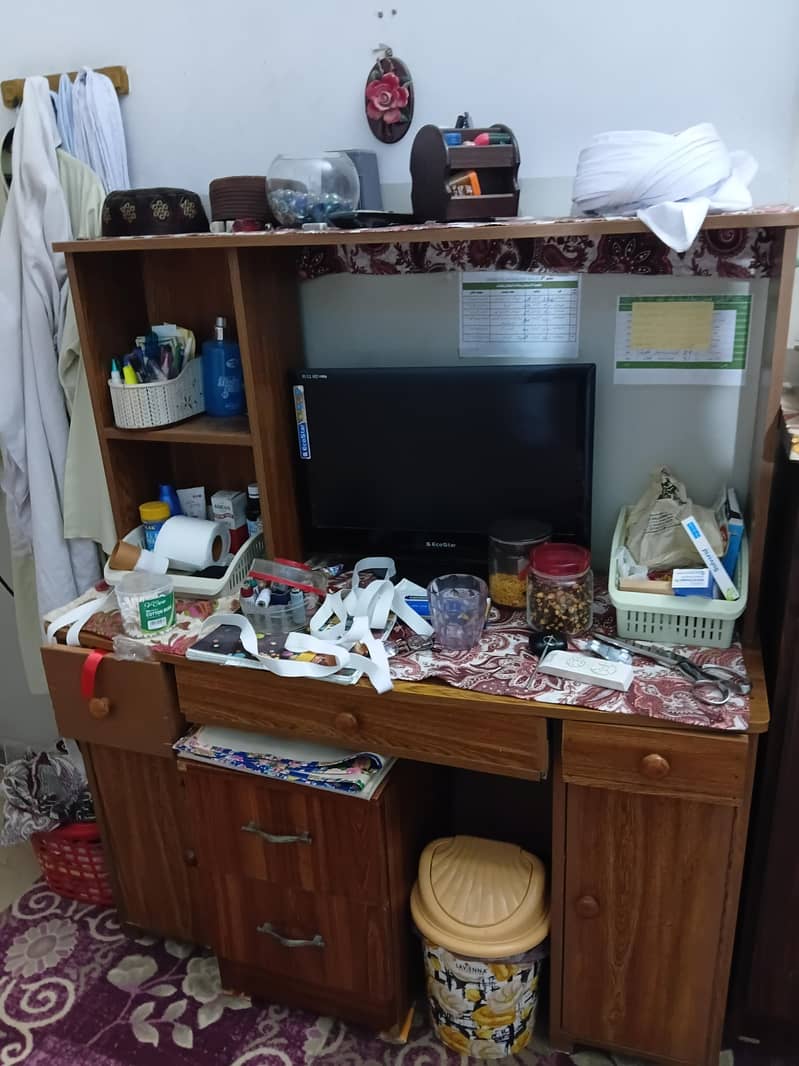 ڈیواٸیڈر، ٹی وی ٹیبل، استری اسٹینڈ 2
