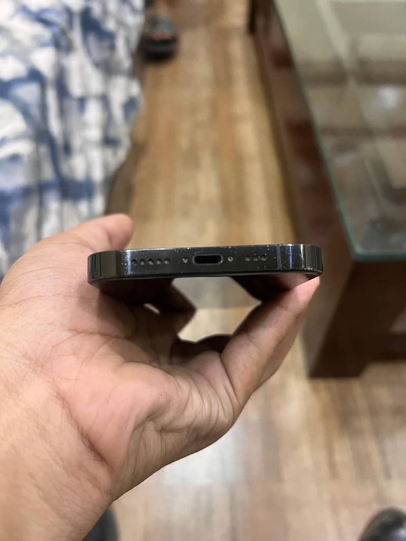Apple iPhone 14 Pro 2