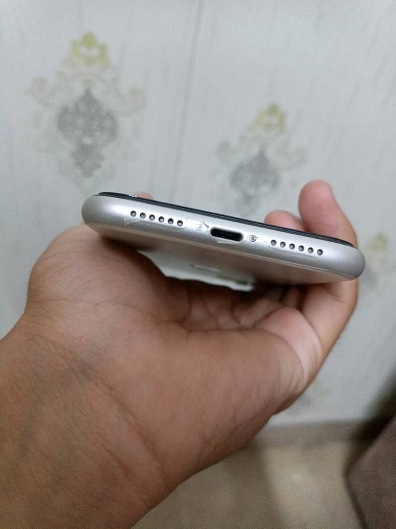 Apple iPhone 11 5