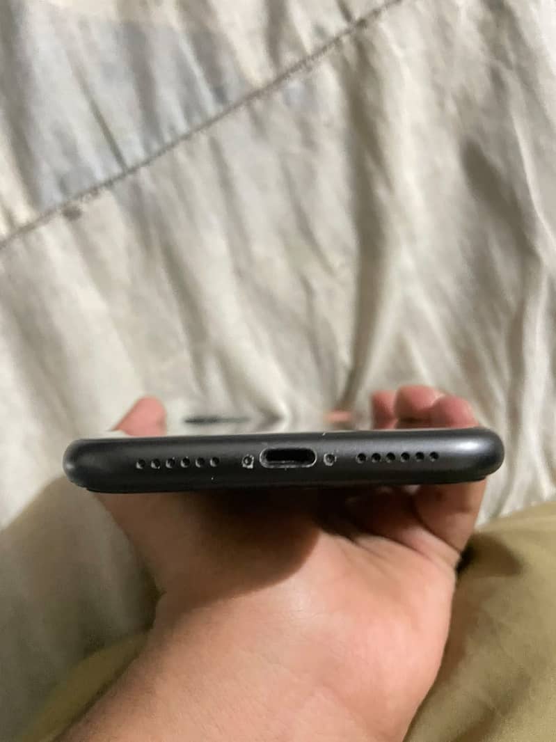 Apple iPhone 11 5