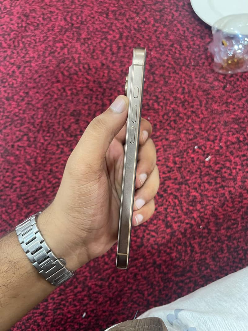 iPhone 16 Pro Max JV 11