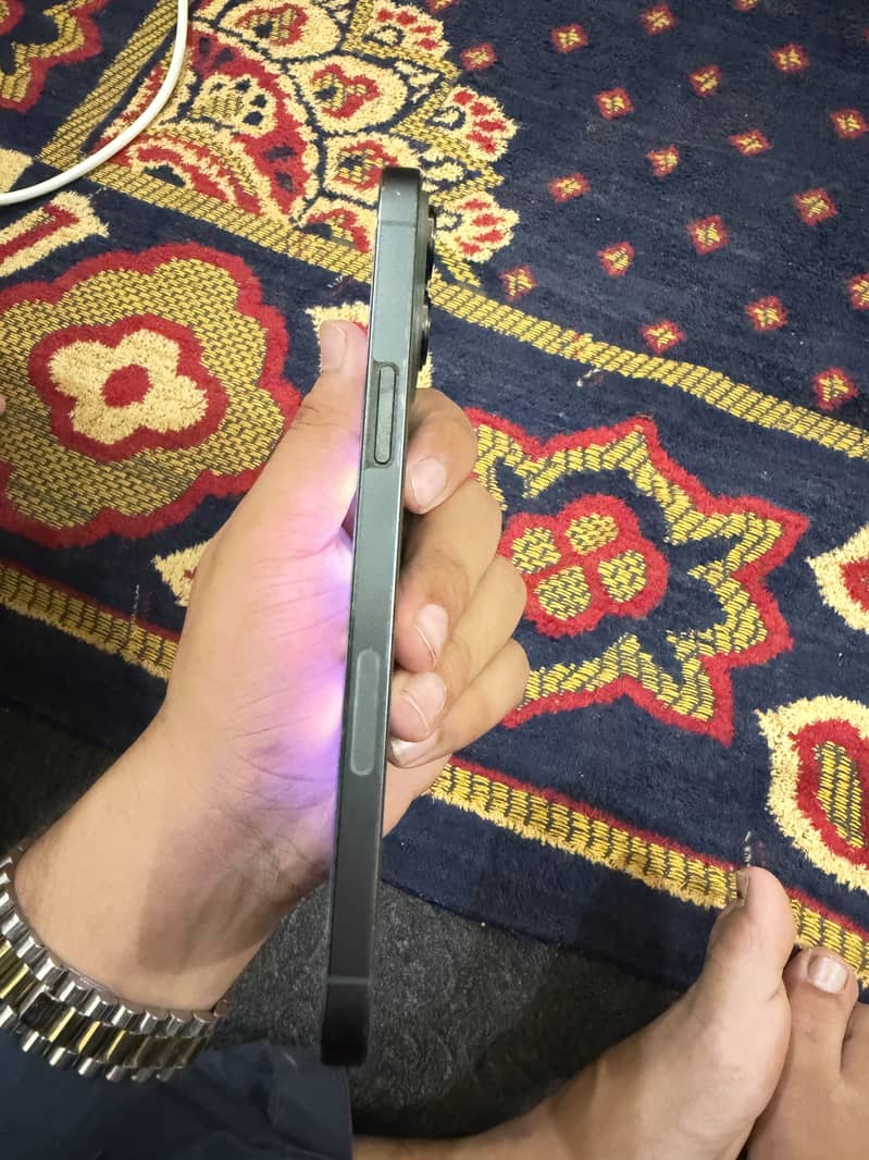 Apple iPhone 13 Pro Max 3