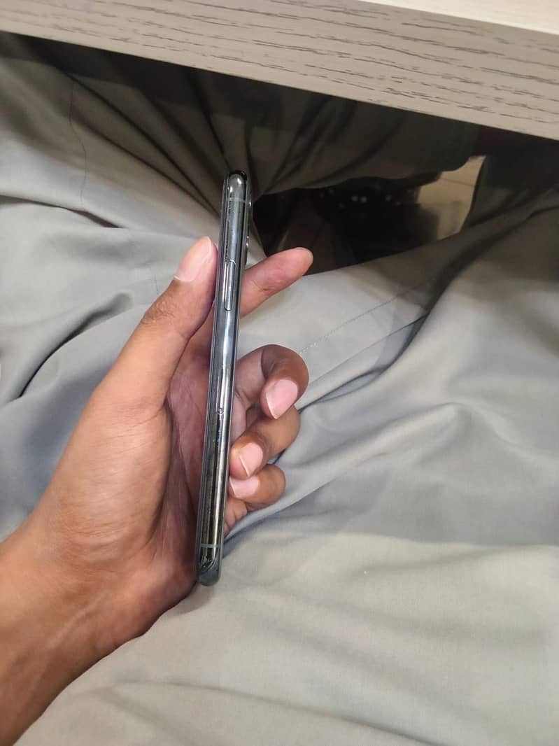 Apple iPhone 11 Pro 3
